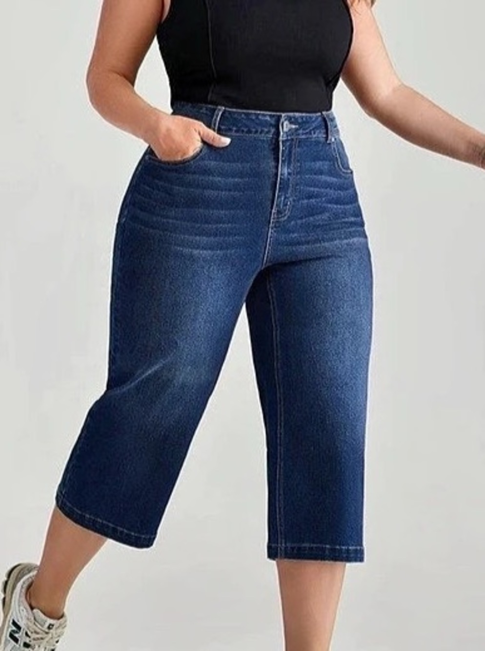 BloomChic Plus Size 2XL Classic Wide-Leg Capri Jeans us20